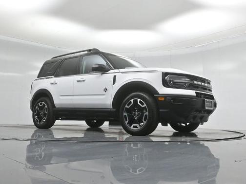 OXFORD WHITE 2024 Ford Bronco Sport OUTER BANKS