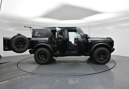 Shadow Black 2026 Ford Bronco Badlands