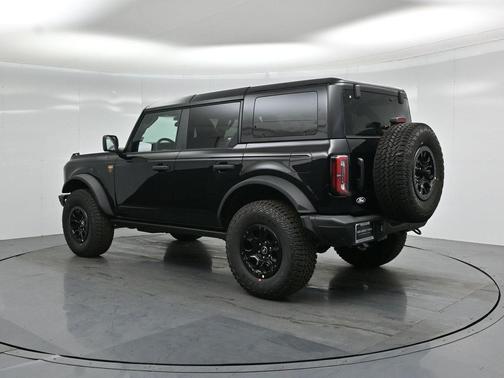 Shadow Black 2026 Ford Bronco Badlands