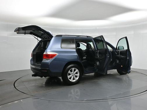 2013 Toyota Highlander SE