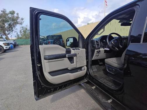SHADOW BLACK 2018 Ford F-150 XLT