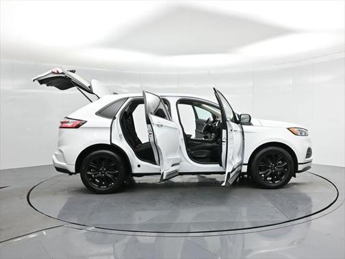 2023 Ford Edge SE