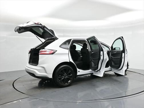 2023 Ford Edge SE