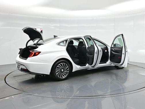 2022 Hyundai SONATA Hybrid SE