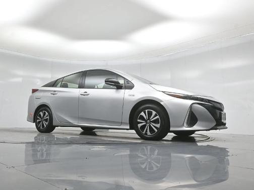 Classic Silver Metallic 2018 Toyota Prius Prime PLUS