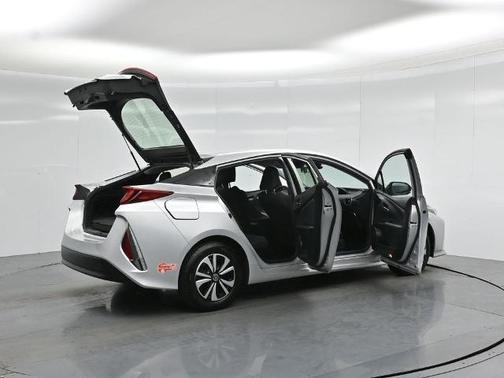 Classic Silver Metallic 2018 Toyota Prius Prime PLUS