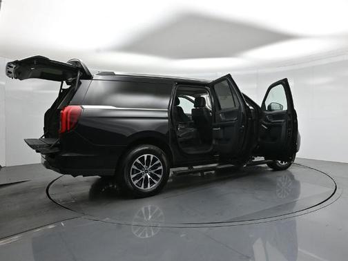 AGATE BLACK METALLIC 2025 Ford Expedition PLATINUM
