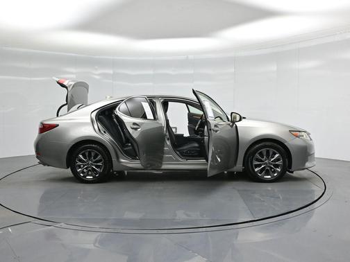 2015 Lexus ES 300h Base