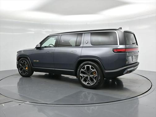 2023 Rivian R1S Adventure