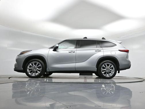 2022 Toyota Highlander Limited