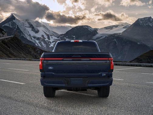 2025 Ford F-150 Lightning LARIAT