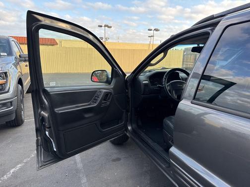 2002 Jeep Grand Cherokee Laredo