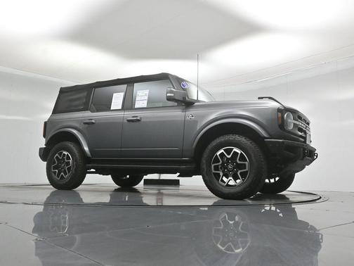 Carbonized Gray Metallic 2021 Ford Bronco Outer Banks