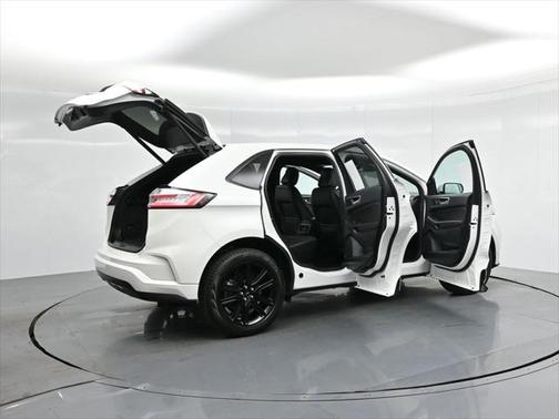 2022 Ford Edge ST Line