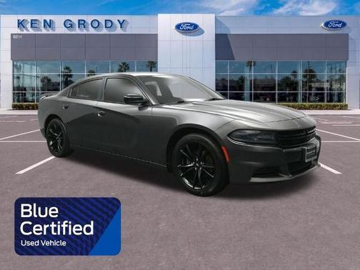 Granite Crystal Clearcoat Metallic 2017 Dodge Charger SE