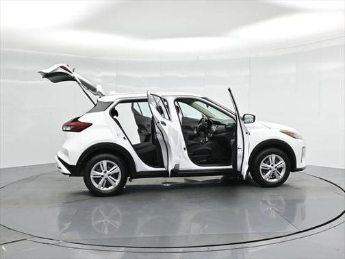 2023 Nissan Kicks S