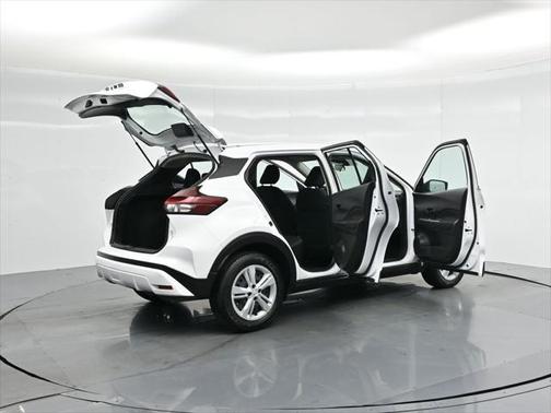 2023 Nissan Kicks S