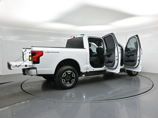 2023 Ford F-150 Lightning XLT