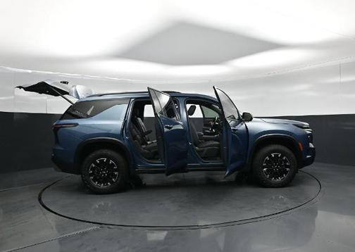 Lakeshore Blue Metallic 2025 Chevrolet Traverse Z71