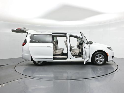 2018 Chrysler Pacifica Hybrid Limited