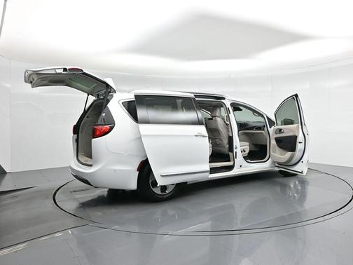 2018 Chrysler Pacifica Hybrid Limited