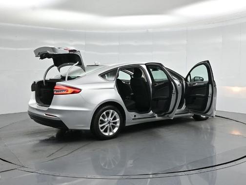 INGOT SILVER METALLIC 2019 Ford Fusion SE