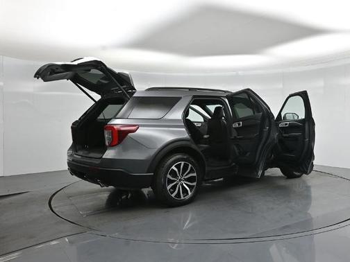 CARBONIZED GRAY METALLIC 2022 Ford Explorer ST-LINE