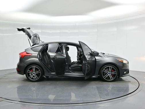 2017 Ford Focus ST ST
