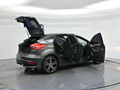 2017 Ford Focus ST ST