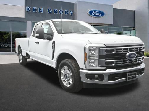 2026 Ford F-350 XLT