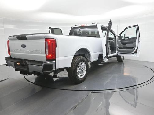 2026 Ford F-350 XLT