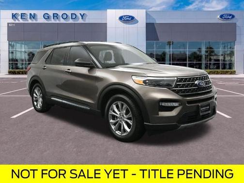 STONE GRAY METALLIC 2021 Ford Explorer XLT