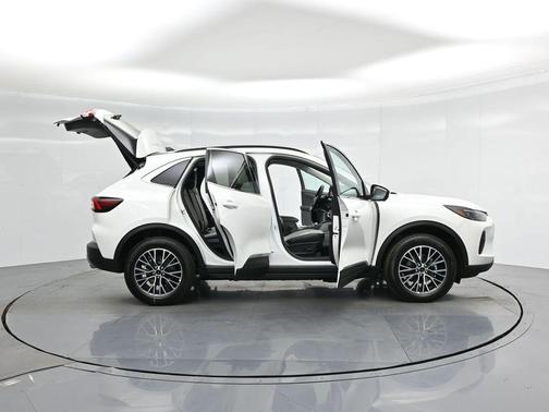 2025 Ford Escape PHEV SE