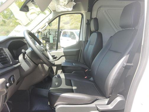 Oxford White 2026 Ford Transit-250 Base