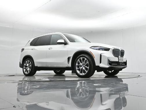 Mineral White Metallic 2025 BMW X5 XDRIVE50E