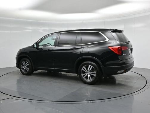 Crystal Black Pearl 2017 Honda Pilot EX