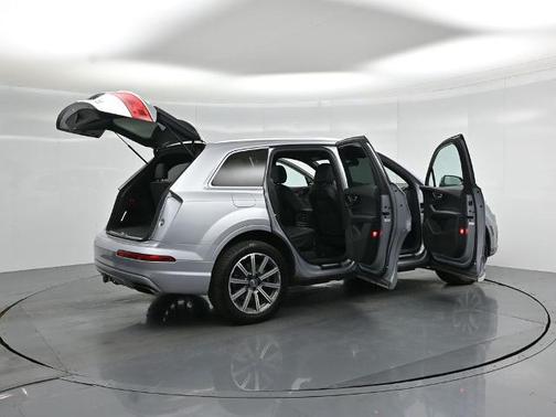 Florett Silver Metallic 2017 Audi Q7 3.0T QUATTRO PREMIUM PLUS