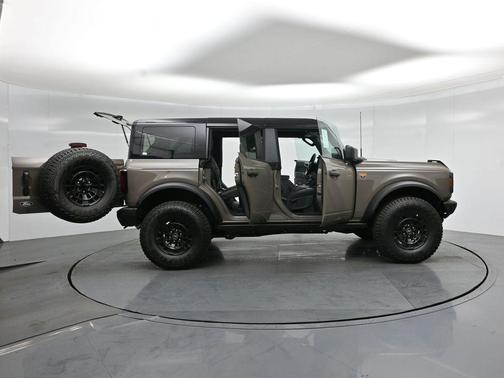 Marsh Gray 2026 Ford Bronco Badlands