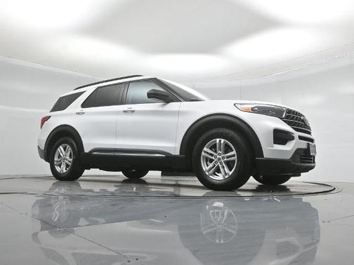 OXFORD WHITE 2021 Ford Explorer XLT
