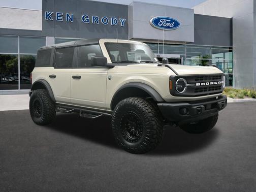 Desert Sand 2026 Ford Bronco Big Bend