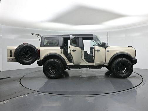 Desert Sand 2026 Ford Bronco Big Bend