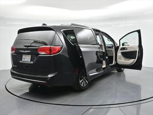 2020 Chrysler Pacifica Touring-L Plus