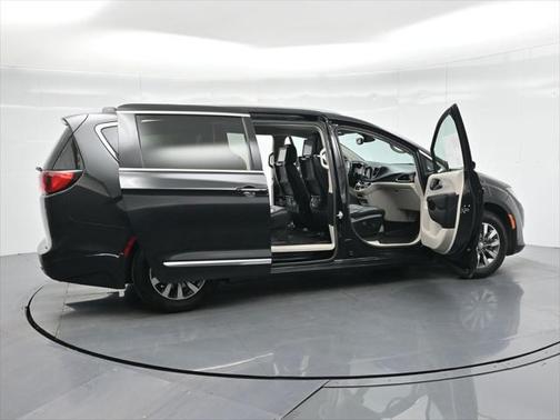 2020 Chrysler Pacifica Touring-L Plus