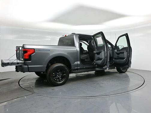 2025 Ford F-150 Lightning XLT