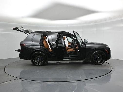 Black Sapphire Metallic 2026 BMW X7 XDRIVE40I