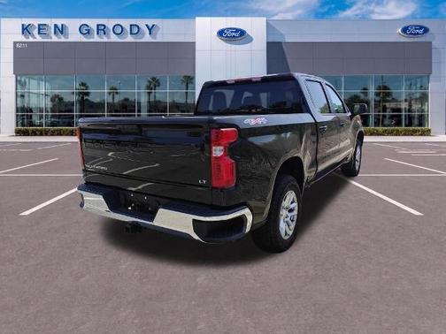 Black 2022 Chevrolet Silverado 1500 LT