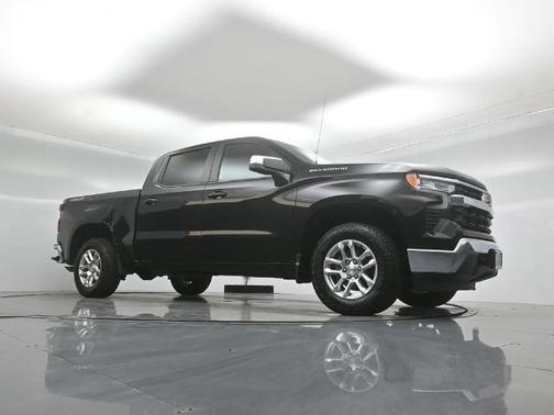 Black 2022 Chevrolet Silverado 1500 LT