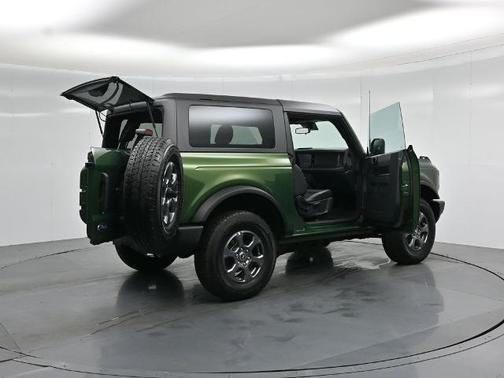 ERUPTION GREEN METALLIC 2024 Ford Bronco BIG BEND