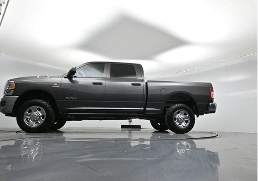 2020 RAM 2500 Tradesman Crew Cab 4X4 6'4' Box