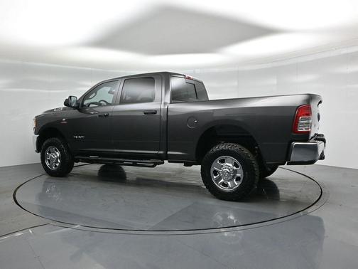 2020 RAM 2500 Tradesman Crew Cab 4X4 6'4' Box